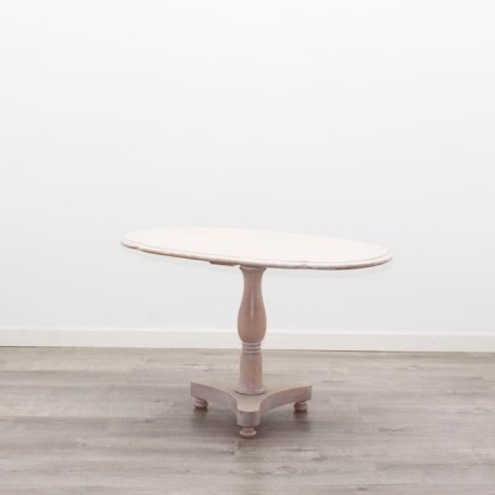 Mesa de centro ovalada en decapé