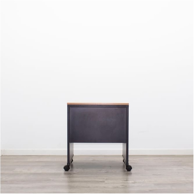 Mesa auxiliar con ruedas y balda en gris o negra