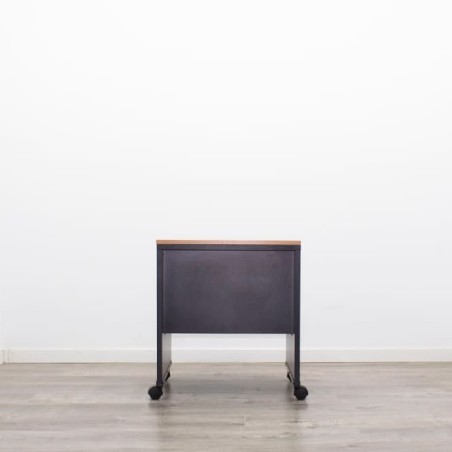 Mesa auxiliar con ruedas y balda en gris o negra