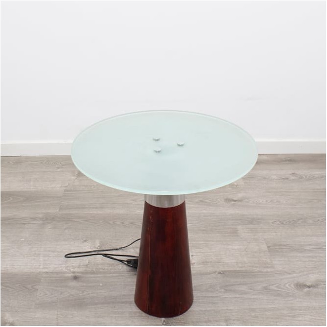Mesa de rincón redonda con peana de madera y luz