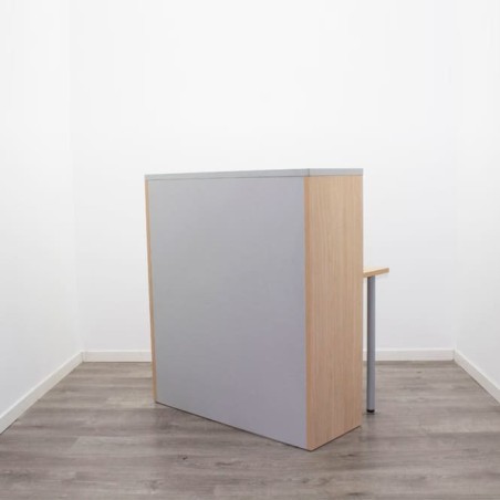Mostrador con mesa en melamina gris y haya