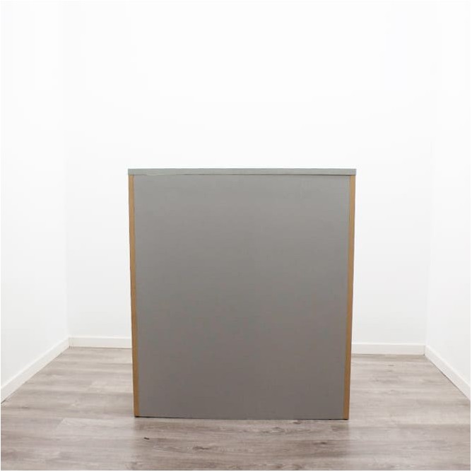 Mostrador con mesa en melamina gris y haya