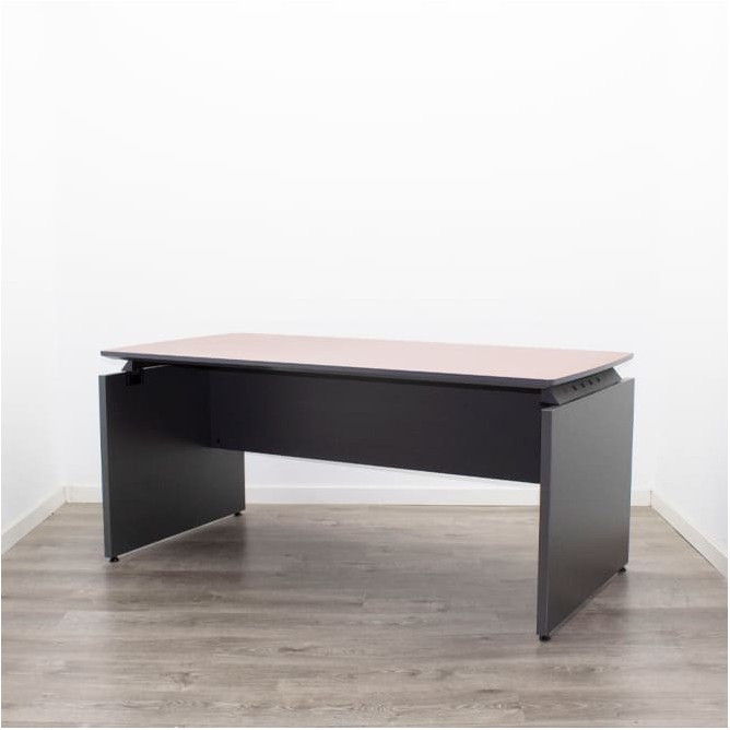Mesa dirección en etimoe pata panel