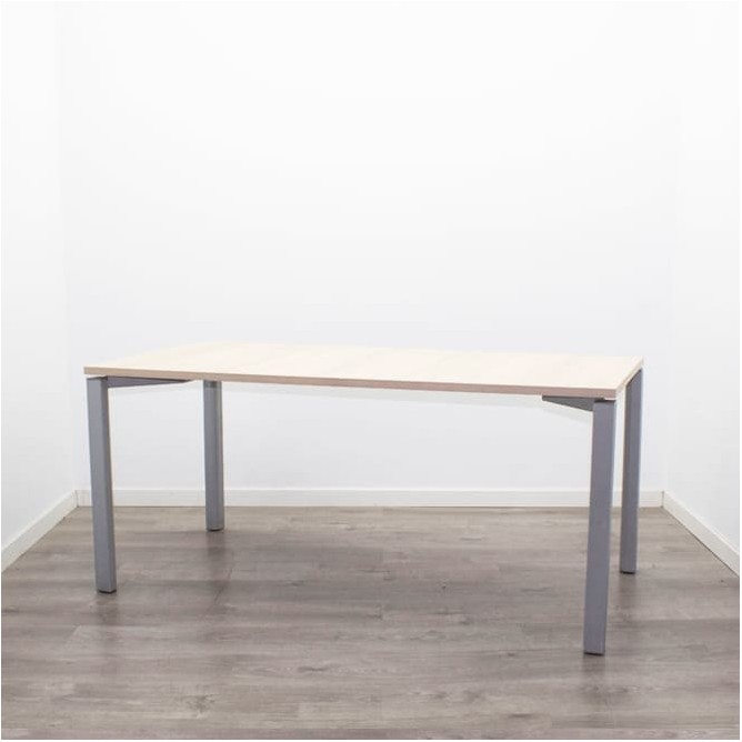 Mesa operativa color a elegir y estructura gris de 160cm