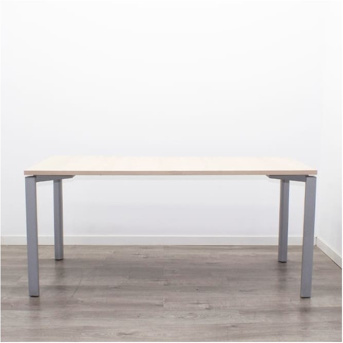 Mesa operativa color a elegir y estructura gris de 160cm