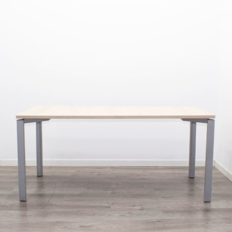 Mesa operativa color a elegir y estructura gris de 160cm