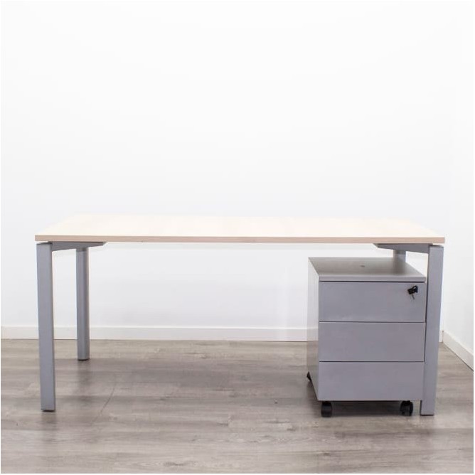 Mesa operativa color a elegir y estructura gris de 160cm