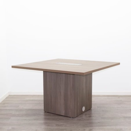 Mesa reunión cuadrada en ceniza con base de cubo de 120cm