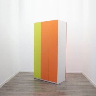Taquilla de 3 cuerpos con puertas verde y naranjas de 90cm 2
