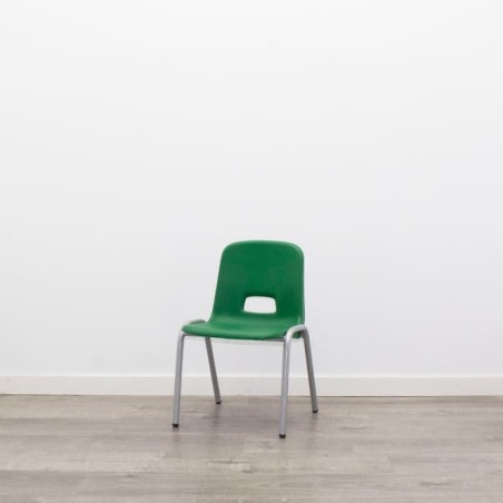 Silla escolar en polipropileno verde