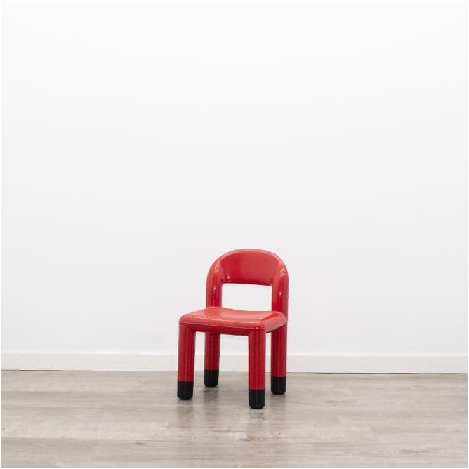 Silla escolar en polipropileno rojo