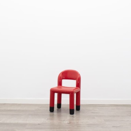 Silla escolar en polipropileno rojo