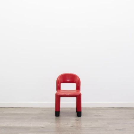 Silla escolar en polipropileno rojo