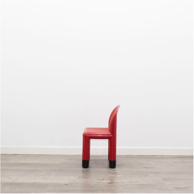 Silla escolar en polipropileno rojo
