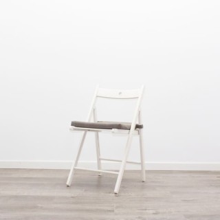 Silla colectividad plegable en madera blanca con cojín 2