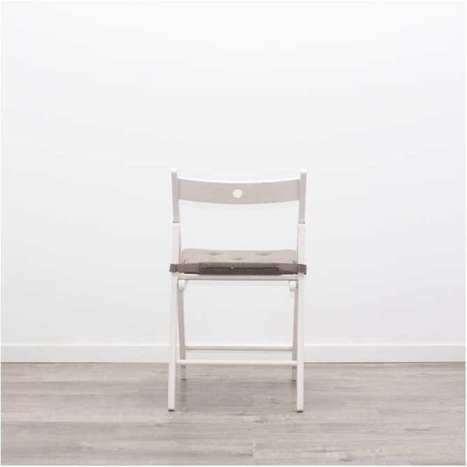 Silla colectividad plegable en madera blanca con cojín