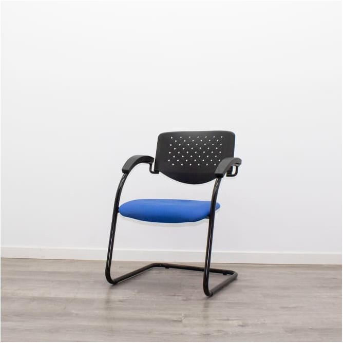 Silla confidente con base patín o negra y respaldo medio en PVC