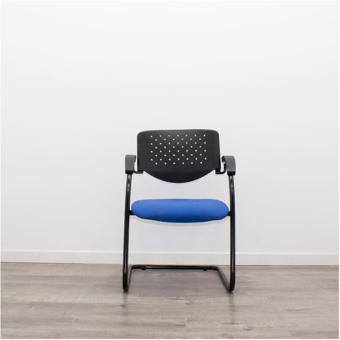 Silla confidente con base patín o negra y respaldo medio en PVC