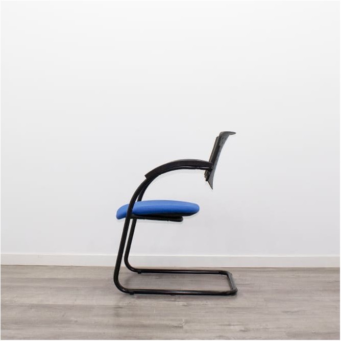Silla confidente con base patín o negra y respaldo medio en PVC