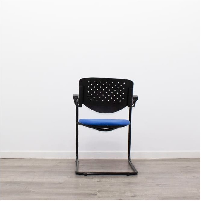 Silla confidente con base patín o negra y respaldo medio en PVC