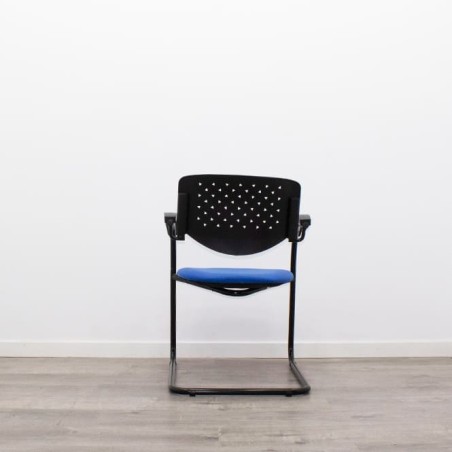 Silla confidente con base patín o negra y respaldo medio en PVC