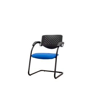 Silla confidente con base patín o negra y respaldo medio en PVC