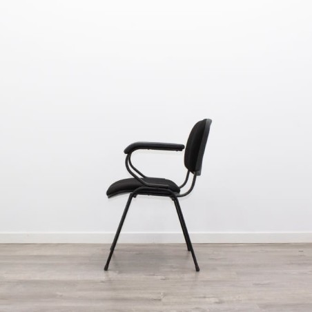 Silla confidente tapizado negro con base 4 patas