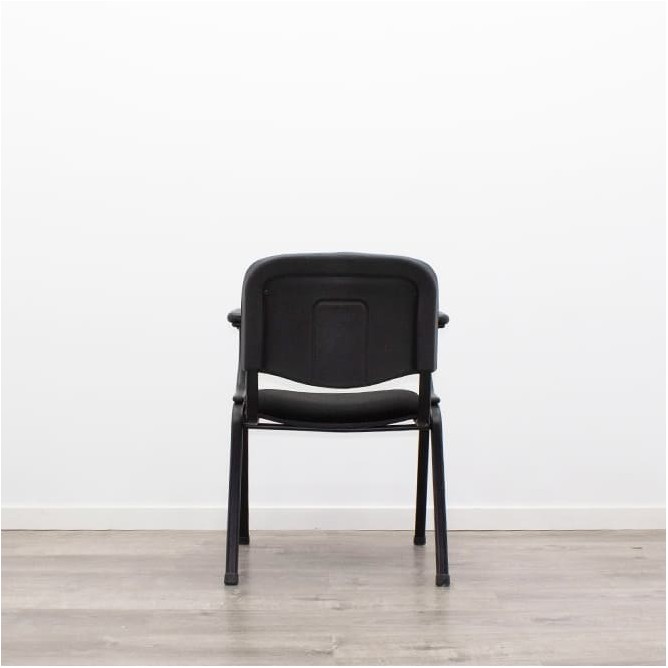 Silla confidente tapizado negro con base 4 patas