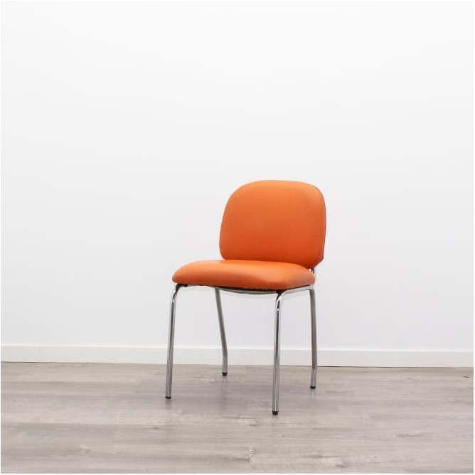 Silla confidente en napel naranja base 4 patas grises