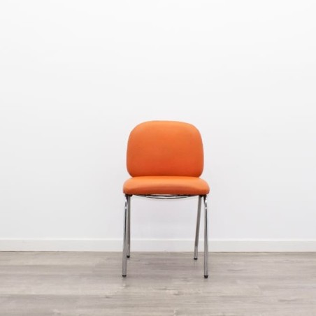 Silla confidente en napel naranja base 4 patas grises