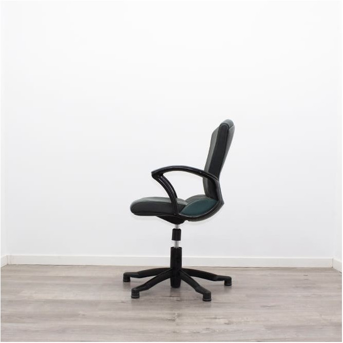 Silla confidente giratoria con topes en negro