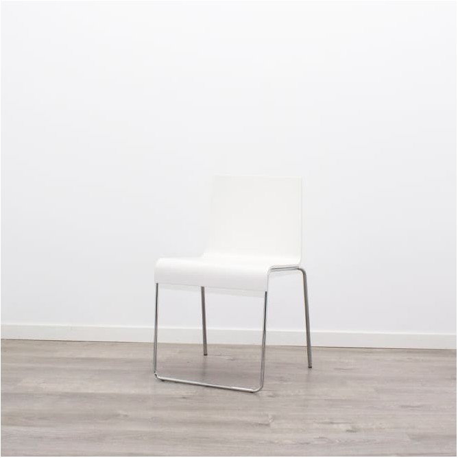 Silla confidente de madera blanca sin brazos