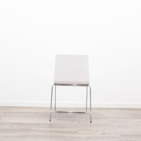 Silla confidente de madera blanca sin brazos