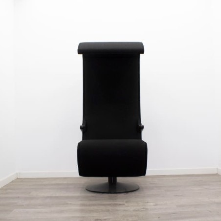 Sillón de espera tapizado negro con altavoces y luz