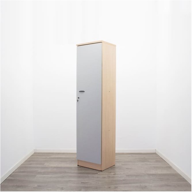 Armario alto estrecho todo puertas en gris y haya de 48cm