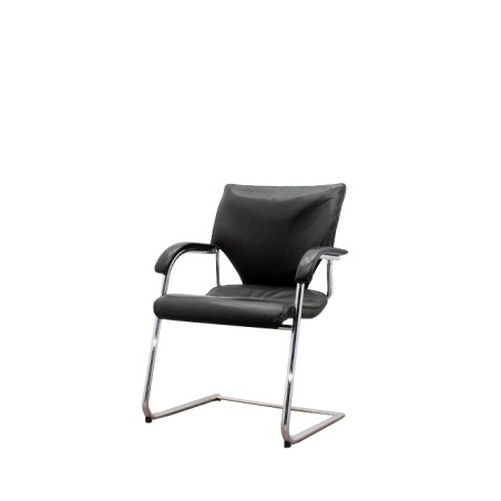Silla confidente en piel negra y base patín cromada