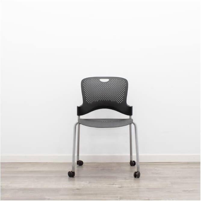 Silla colectividad en polipropileno negro con o sin brazos