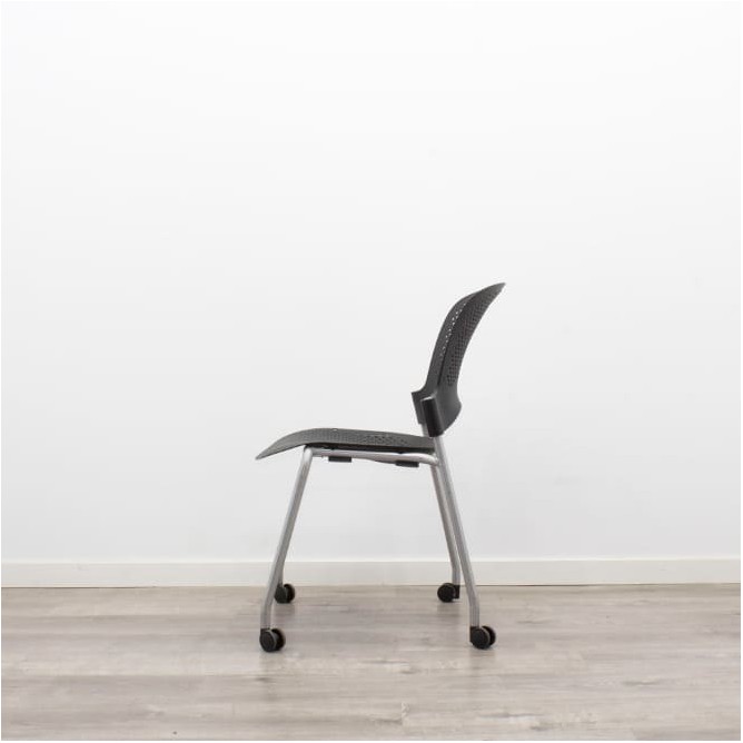 Silla colectividad en polipropileno negro con o sin brazos