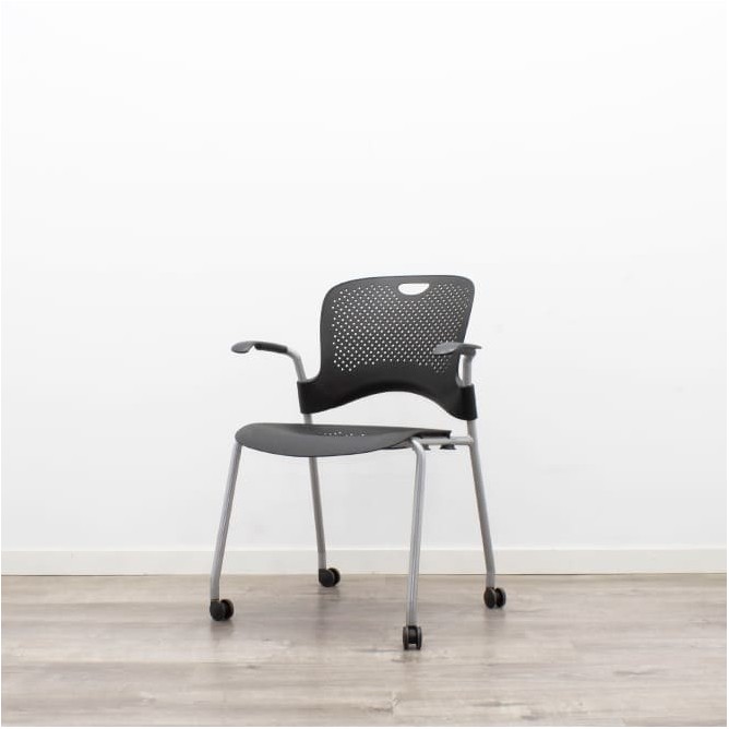 Silla colectividad en polipropileno negro con o sin brazos - Mercaoficina