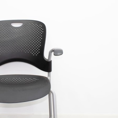 Silla colectividad en polipropileno negro con o sin brazos