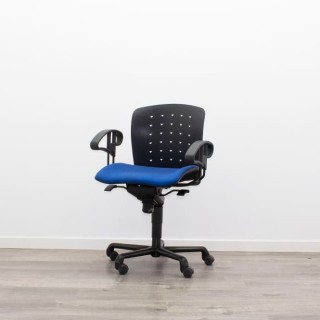 Silla operativa giratoria respaldo polipropileno y asiento azul 2
