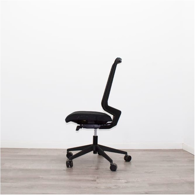 Silla operativa negra con respaldo de malla DOT.PRO