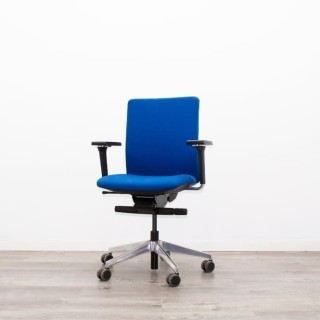 Silla operativa SPOT azul con respaldo regulable 2