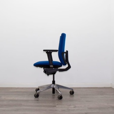 Silla operativa SPOT azul con respaldo regulable