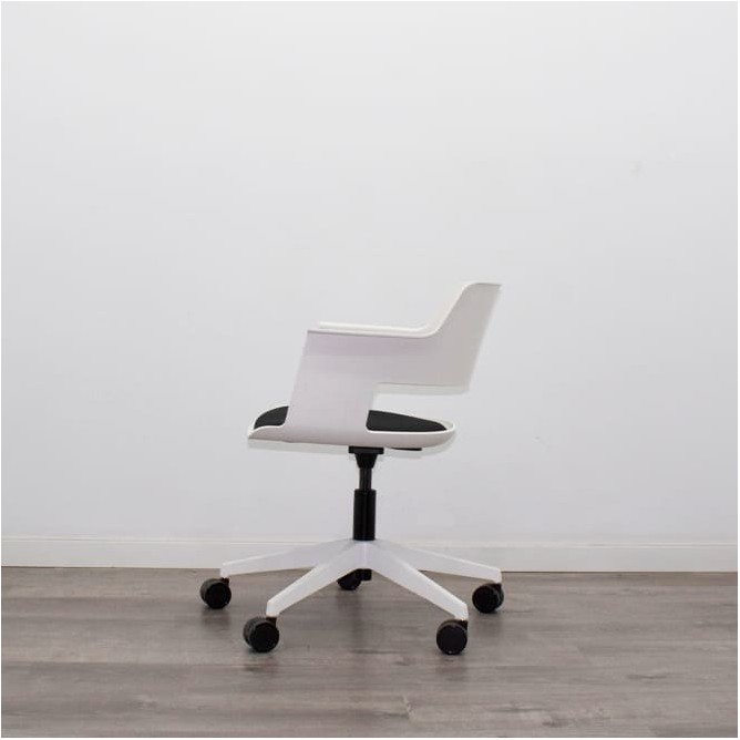 Silla operativa CAPPA blanca con asiento negro