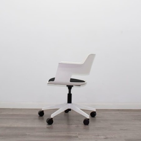 Silla operativa CAPPA blanca con asiento negro