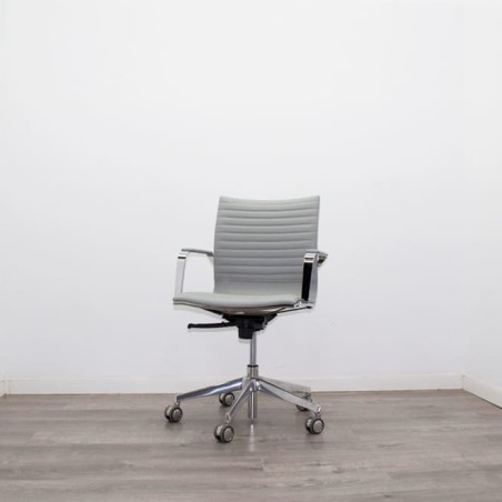 Silla operativa en napel gris con sistema basculante
