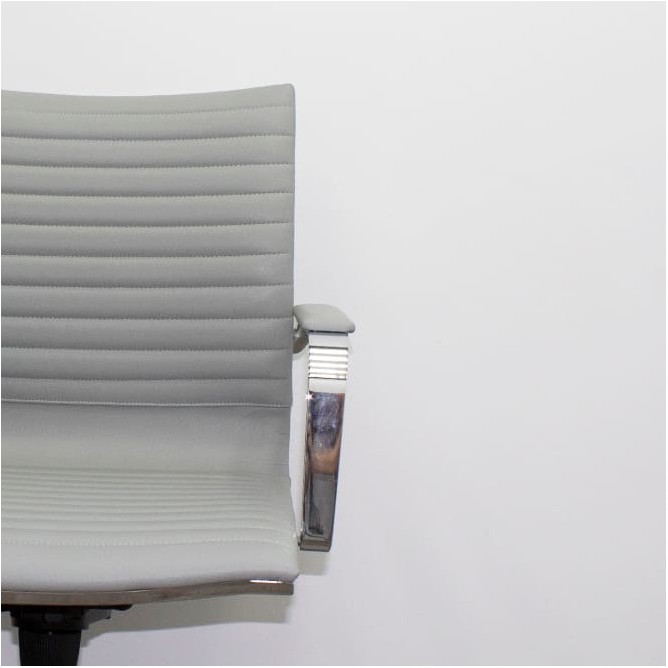 Silla operativa en napel gris con sistema basculante