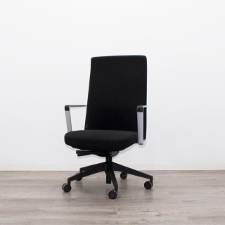 Silla dirección tapizada negra con brazos fijos 2