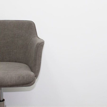 Silla giratoria gris jaspeado y base cromada -Mercaoficina